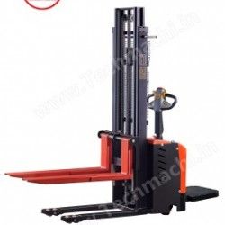 FULLY ELECTRIC PALLET STACKER